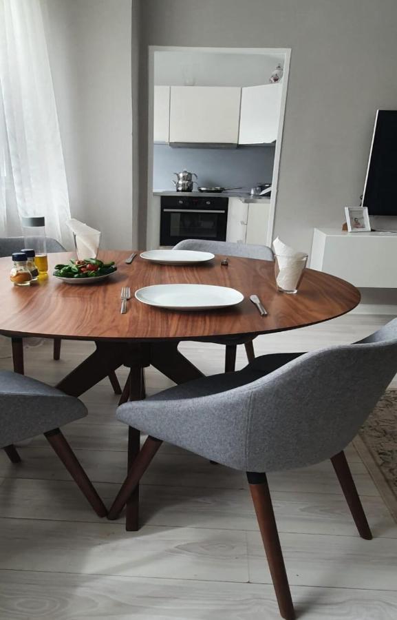 Im Zentrum Kudamm, West Apartment